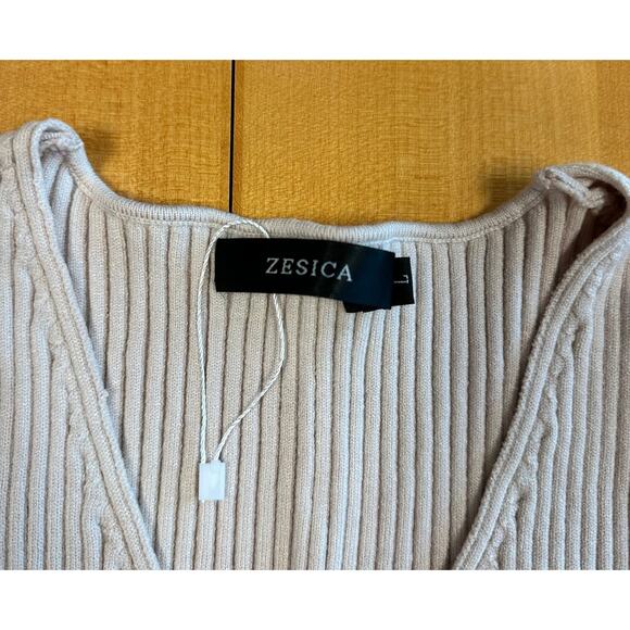 ZESICA NWT Beige Ribbed Knit V-Neck Short Sleeve Slim Fit Top Sz L - Picture 5 of 10